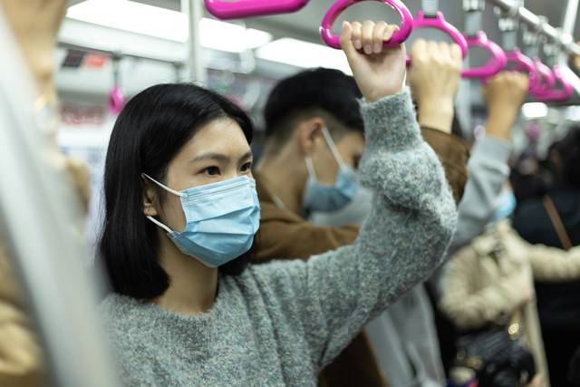 上海地铁风波，阿地铁姨与小伙座位争执事件深度解析