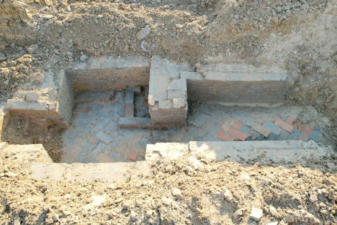 凤阳鼓楼瓦片脱落事件三问，原因、责任与对策