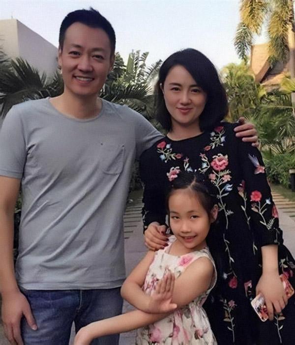 尊重媛媛意愿，辛柏青倡导简办丧事的理念