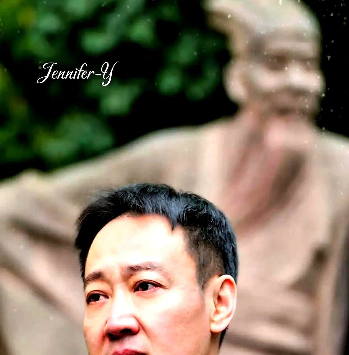 辛柏青四月活动泪眼闪烁，背后的故事与情感挣扎