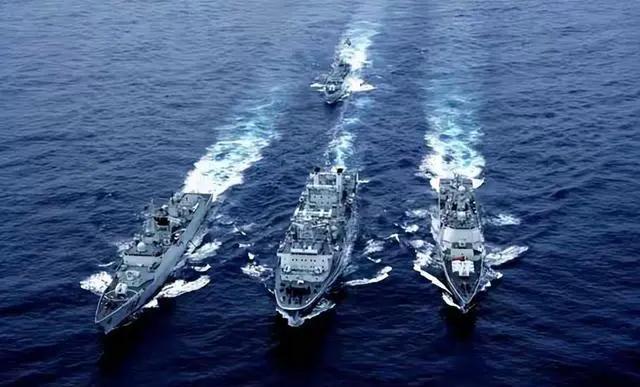 海军舰艇壮观阵容，一览无余的30多艘现役舰艇