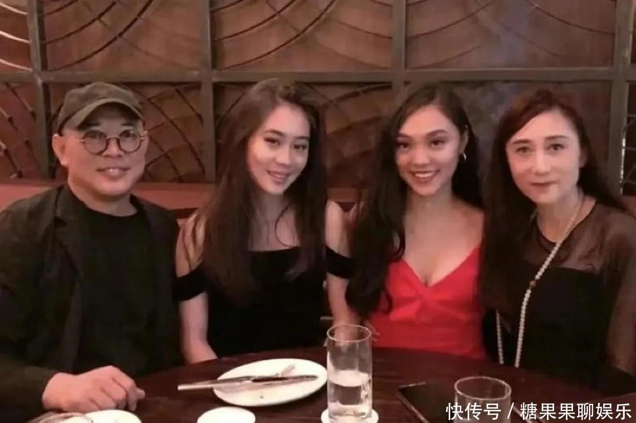 李连杰晒小女儿大学毕业照，父爱如山，见证成长之路